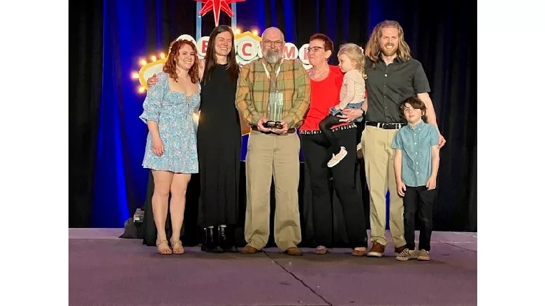 AWCI Pinnacle Award Brent Allen With Family