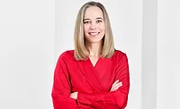 Julie Howard headshot