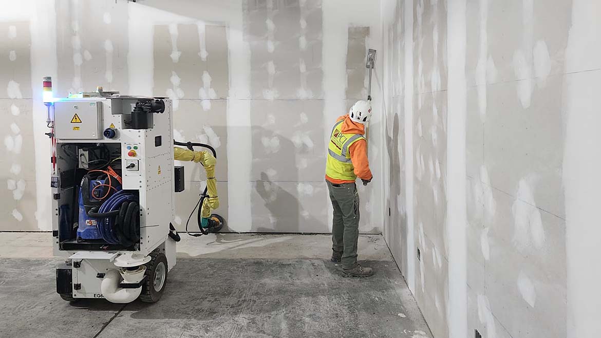 A draywall and finishing robot