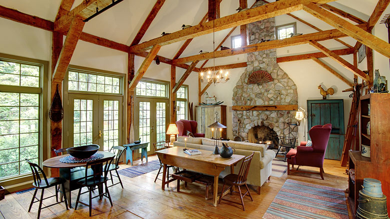 Primitive Colonial style house
