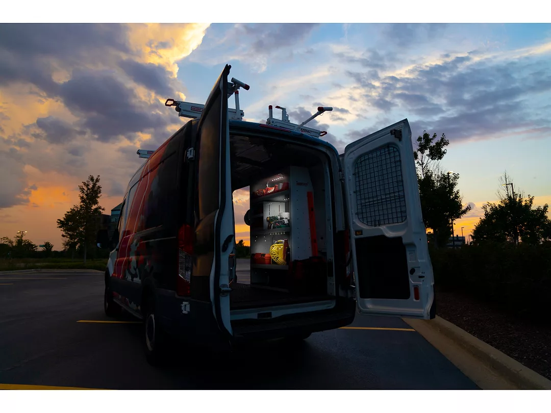 WEATHER GUARD van shelf lighting 2