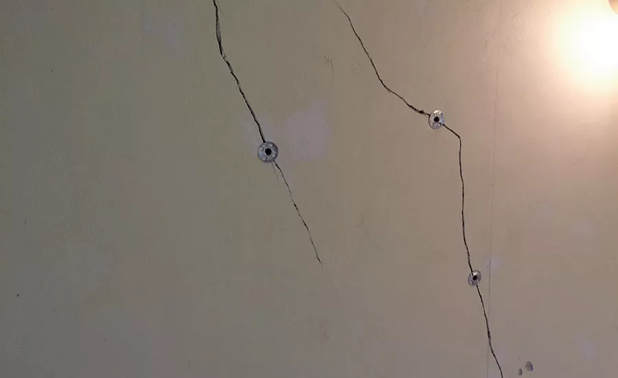 plaster cracking