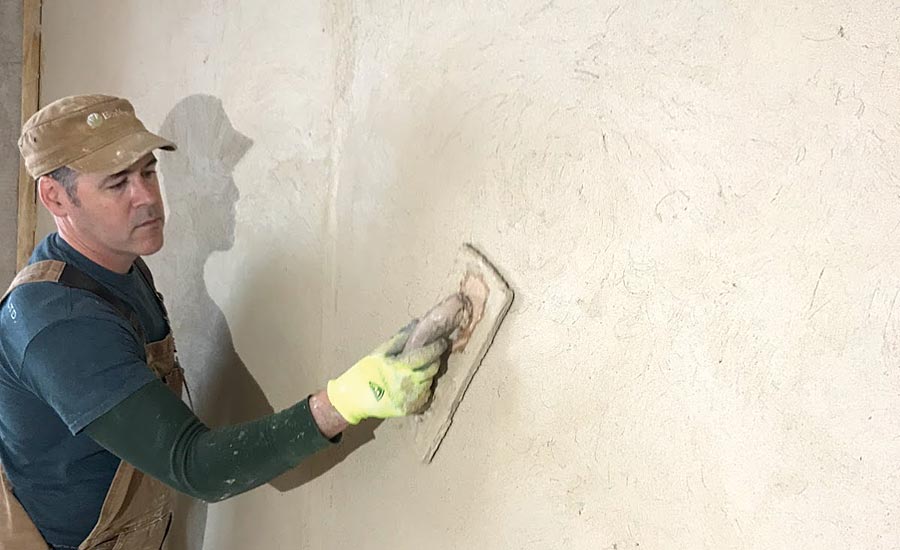 Traditional Plastering Using Lime Plaster